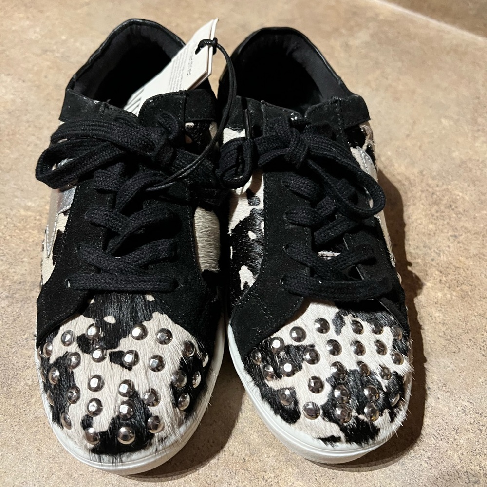 Myra Giggle Sneakers - Picture 2 of 5